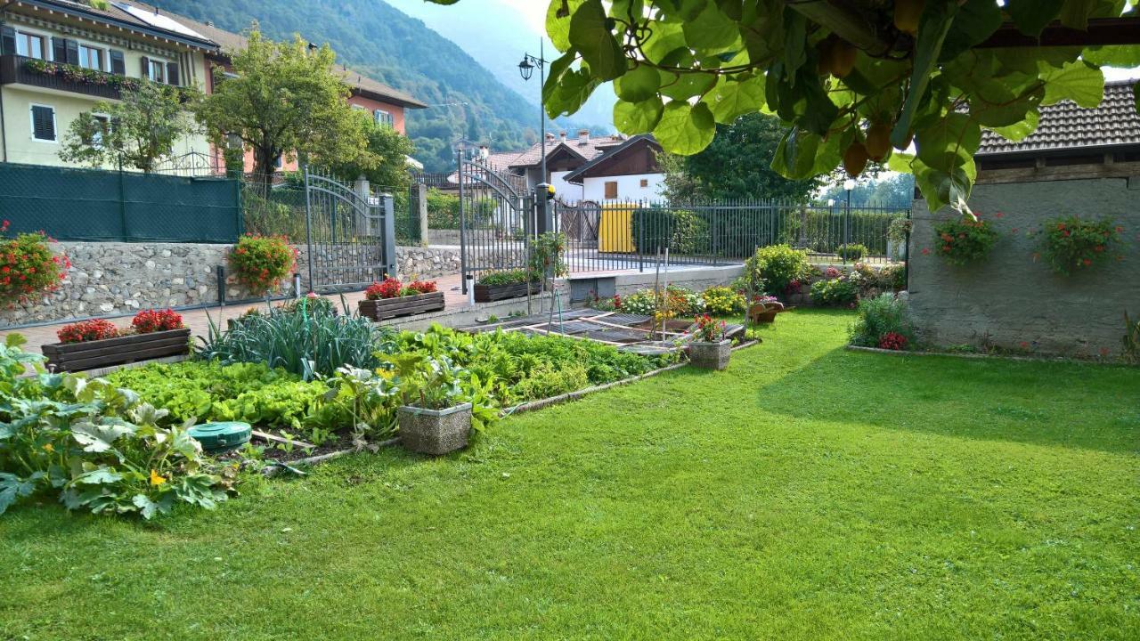 Casa Luca E Cristina Villa Mezzolago Exteriör bild