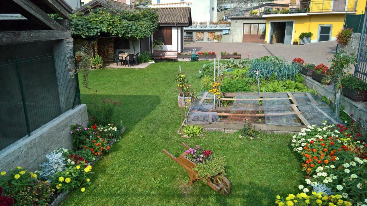 Casa Luca E Cristina Villa Mezzolago Exteriör bild